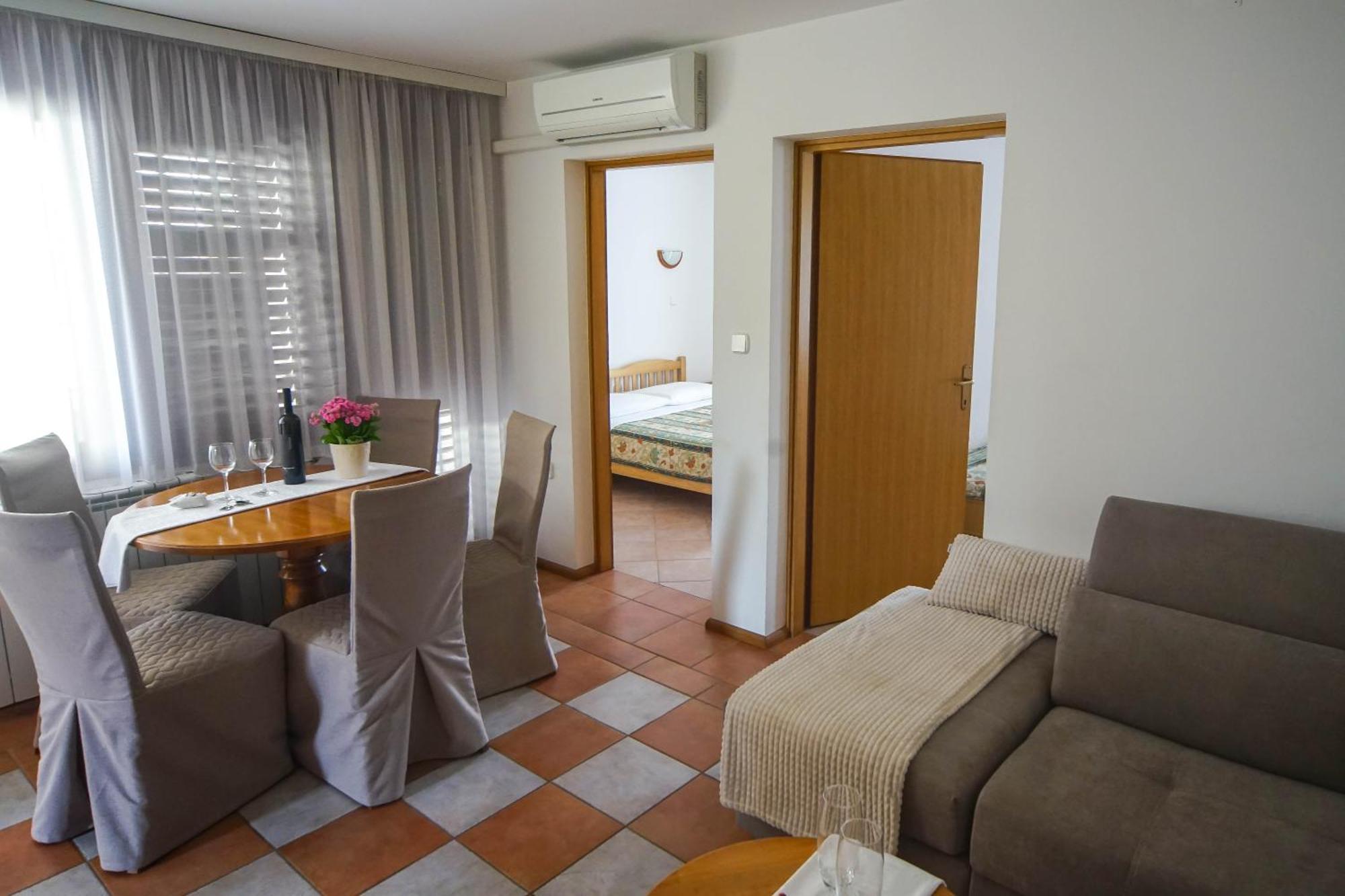Apartments And Rooms Degra ウマグ 部屋 写真