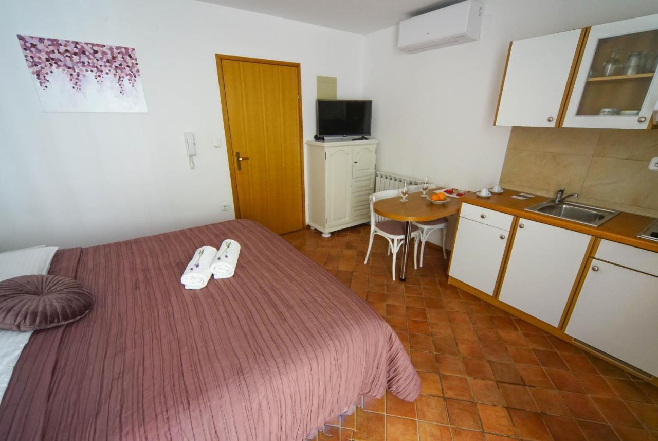 Apartments And Rooms Degra ウマグ 部屋 写真